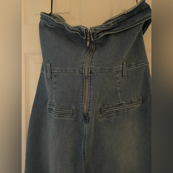 Forever 21 Sleeveless Sweetheart Neckline Denim Flare Jumpsuit - Picture 7 of 10